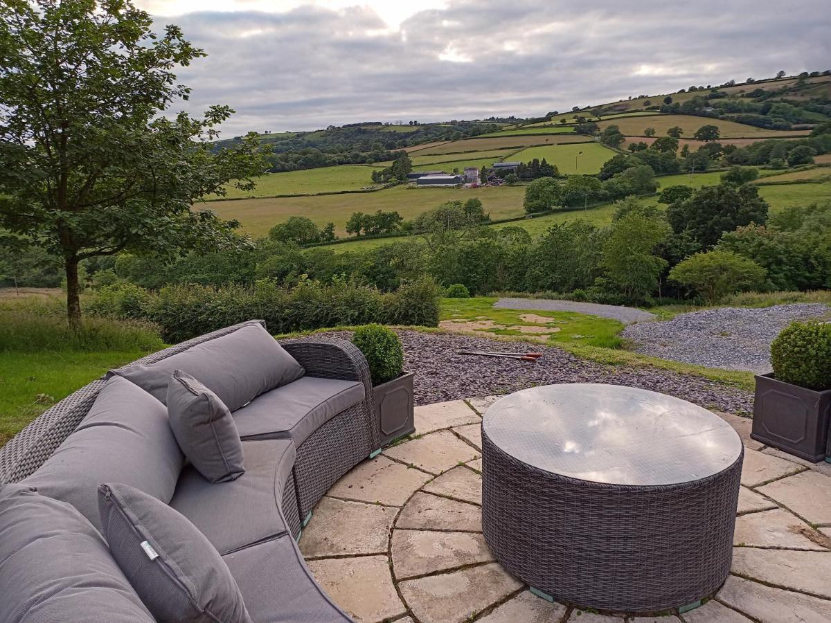 Hotel Oak Tree Farm à Llanfynydd Extérieur photo